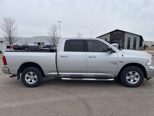 2019 RAM 1500 SLT