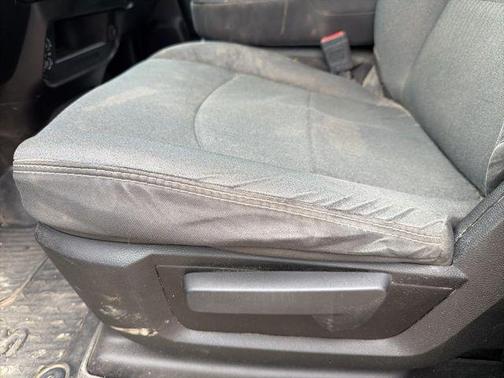 Diamond Black Crystal Pearlcoat 2024 RAM 2500 Tradesman