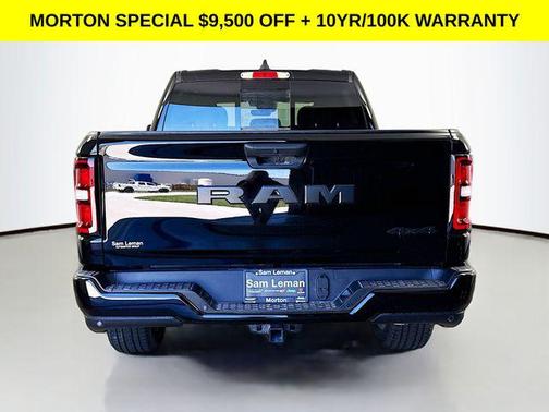 Diamond Black Crystal Pearlcoat 2026 RAM 1500 Express