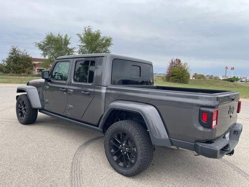 2024 Jeep Gladiator Nighthawk