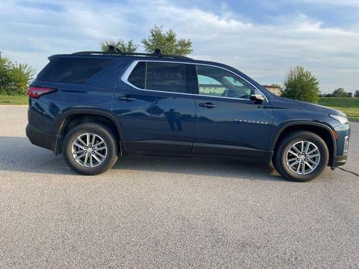 Northsky Blue Metallic 2023 Chevrolet Traverse LT