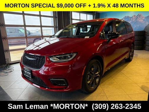 Red Hot Pearlcoat 2026 Chrysler Pacifica L