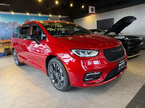 2026 Chrysler Pacifica L