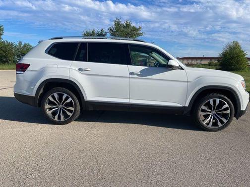 Pure White 2019 Volkswagen Atlas SEL Premium