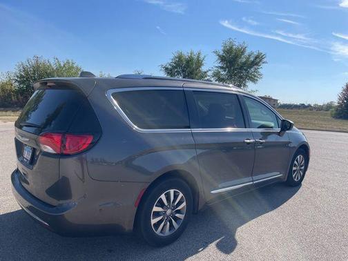 2020 Chrysler Pacifica Touring-L Plus