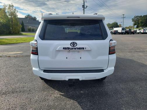 2024 Toyota 4Runner SR5