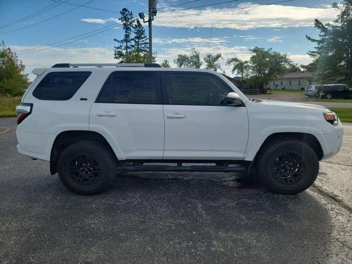 2024 Toyota 4Runner SR5