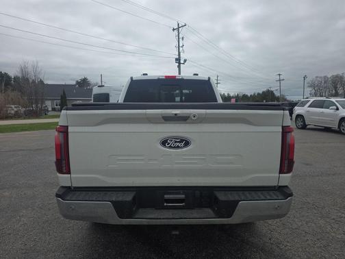 Star White Metallic Tri-Coat 2024 Ford F-150 Lariat