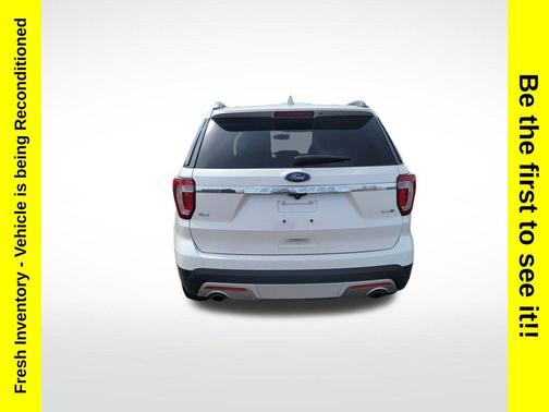 White Platinum Metallic Tri-Coat 2016 Ford Explorer XLT