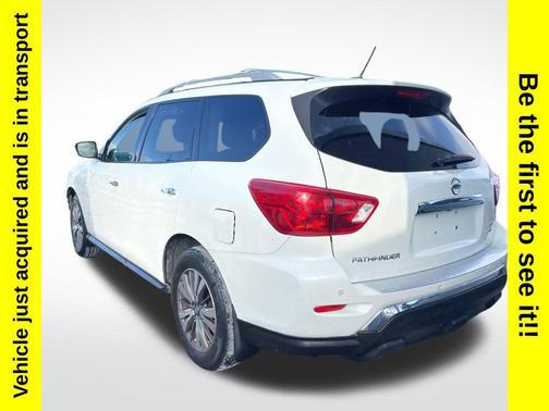 2018 Nissan Pathfinder SV