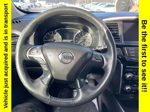2018 Nissan Pathfinder SV