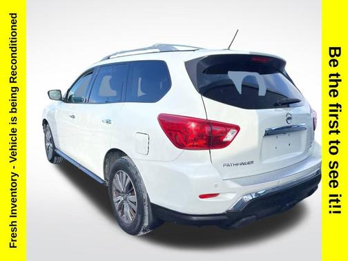 2018 Nissan Pathfinder SV