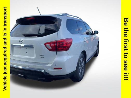 2018 Nissan Pathfinder SV