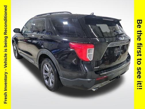 Agate Black Metallic 2024 Ford Explorer XLT