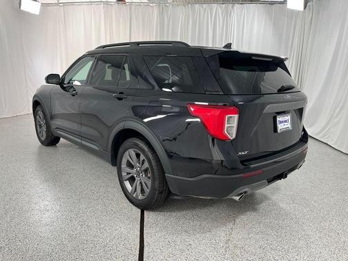 Agate Black Metallic 2024 Ford Explorer XLT