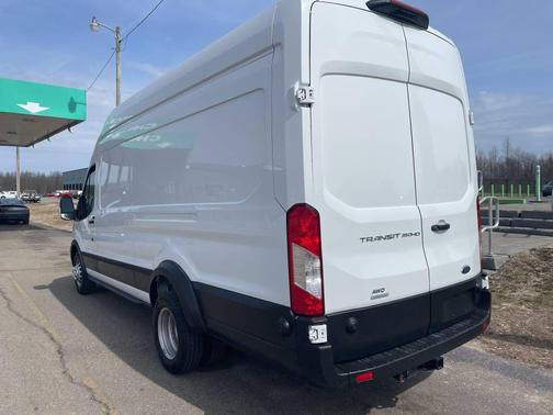 2022 Ford Transit-350 Base