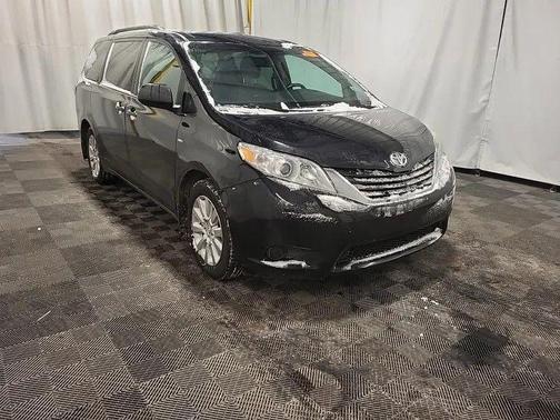 2016 Toyota Sienna LE