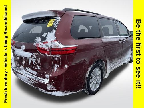2017 Toyota Sienna XLE