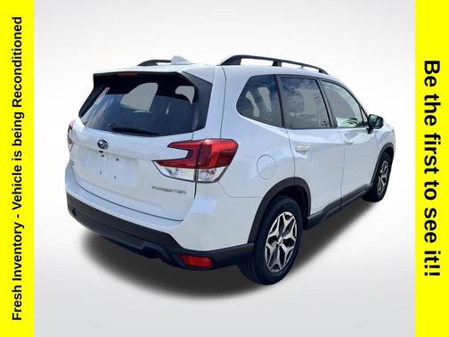 Crystal White Pearl 2020 Subaru Forester Premium