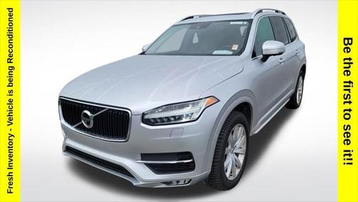 2016 Volvo XC90 T6 Momentum