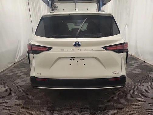 2021 Toyota Sienna Limited 7-Passenger