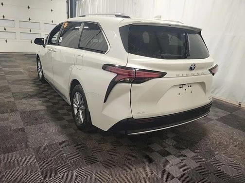 2021 Toyota Sienna Limited 7-Passenger