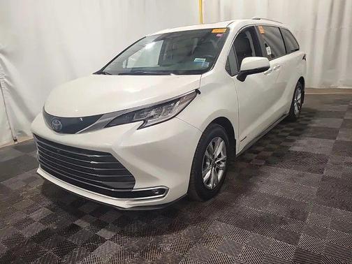2021 Toyota Sienna Limited 7-Passenger