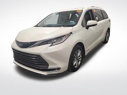 2021 Toyota Sienna Limited 7-Passenger