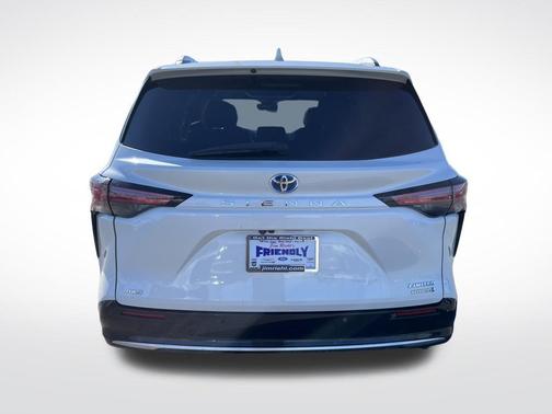 2021 Toyota Sienna Limited 7-Passenger