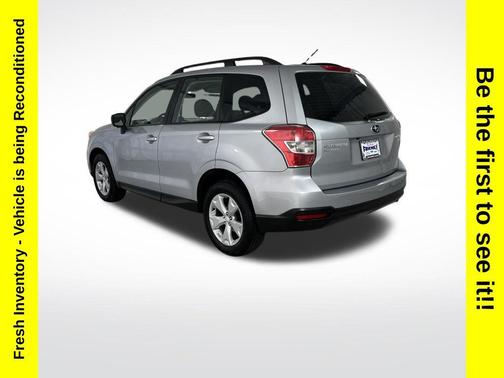 Ice Silver Metallic 2015 Subaru Forester 2.5i