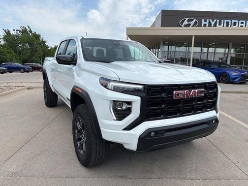 Summit White 2024 GMC Canyon Elevation