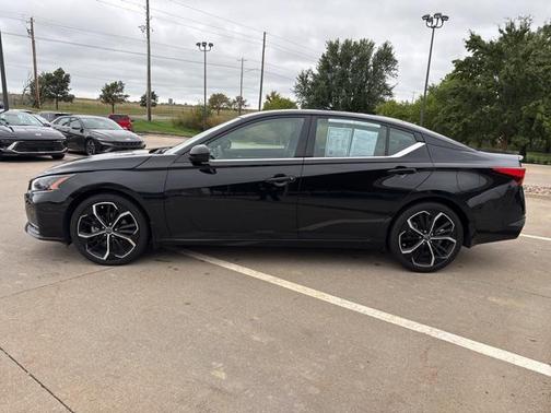 2023 Nissan Altima SR FWD
