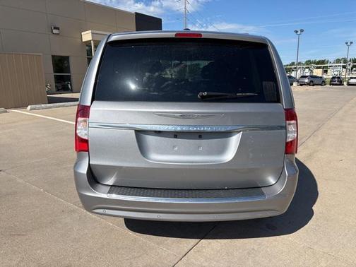 2013 Chrysler Town & Country Touring-L
