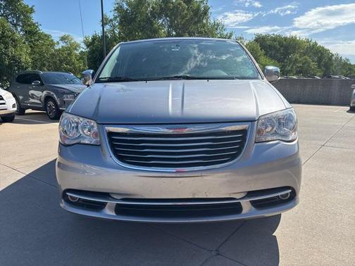 2013 Chrysler Town & Country Touring-L