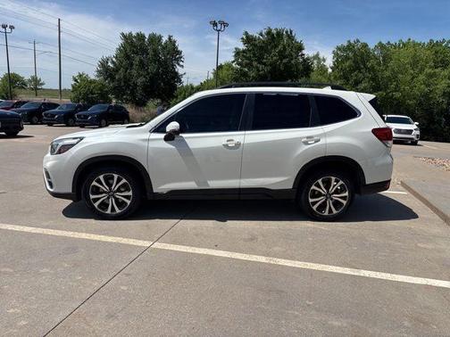 Crystal White Pearl 2019 Subaru Forester Limited
