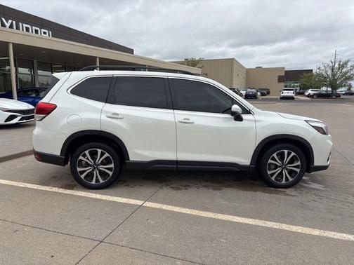 Crystal White Pearl 2019 Subaru Forester Limited