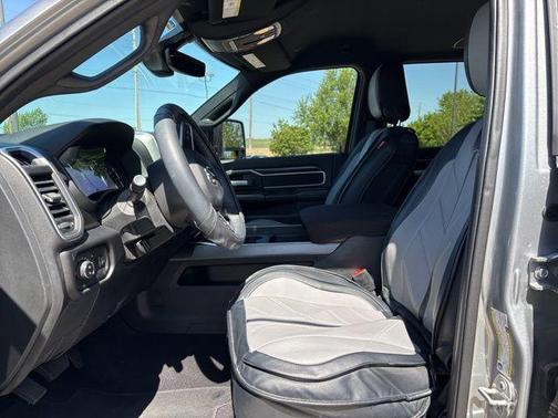 Billet Silver Metallic Clearcoat 2024 RAM 2500 Big Horn Crew Cab 4x4 6'4' Box