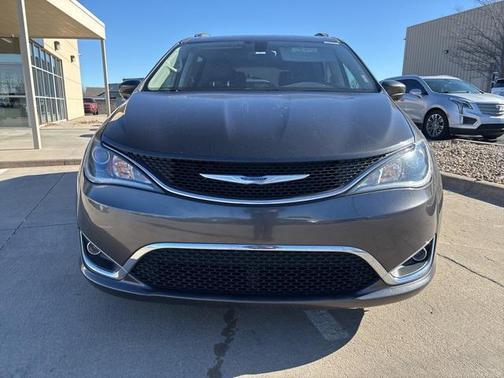 2018 Chrysler Pacifica Touring-L