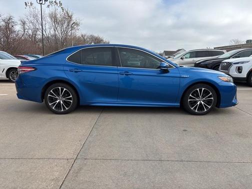 2018 Toyota Camry Hybrid SE