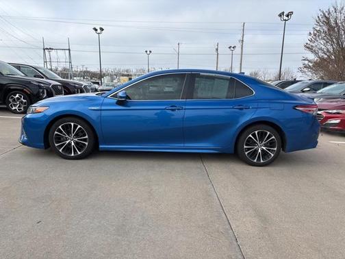 2018 Toyota Camry Hybrid SE