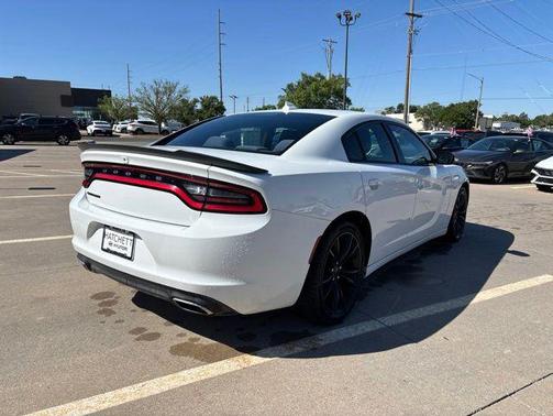 Bright White Clearcoat 2016 Dodge Charger SXT