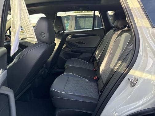 2025 Volkswagen Tiguan 2.0T SEL R-Line 4MOTION