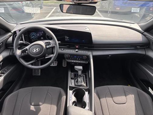 2025 Hyundai ELANTRA HEV SEL Sport