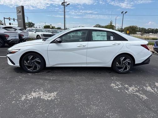 2025 Hyundai ELANTRA HEV SEL Sport