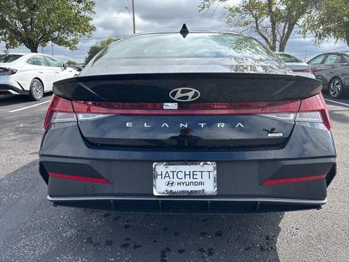 2025 Hyundai ELANTRA HEV SEL Sport