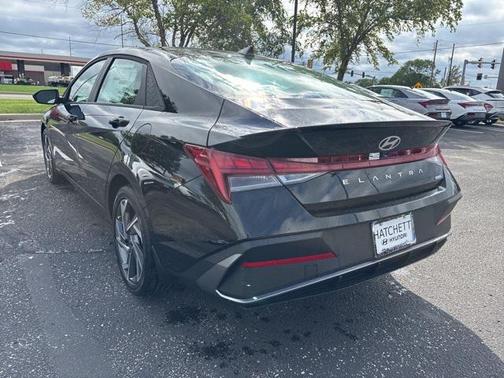 2025 Hyundai ELANTRA HEV SEL Sport