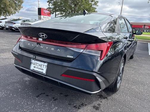 2025 Hyundai ELANTRA HEV SEL Sport