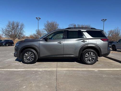 2025 Nissan Pathfinder SV 4WD