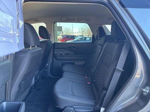 2025 Nissan Pathfinder SV 4WD