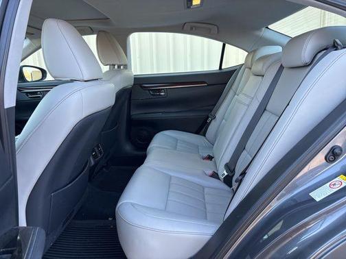 2017 Lexus ES 350 Base